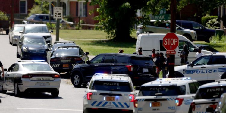 4 Law Enforcement Officers Killed, 4 Injured In North Carolina Shootout ...