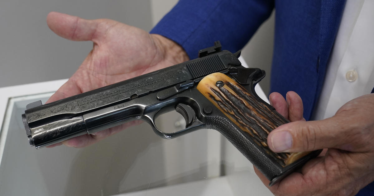 Al Capone’s “sweetheart” gun could sell for over 2 million at auction DNyuz