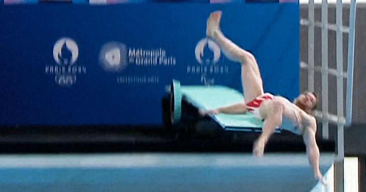 French diver slips during Paris Olympics pool inauguration DNyuz