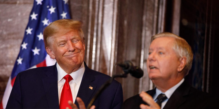 The process is complete, Lindsey Graham finally lost it: Credits TRUMP for aid to Ukraine 🤡