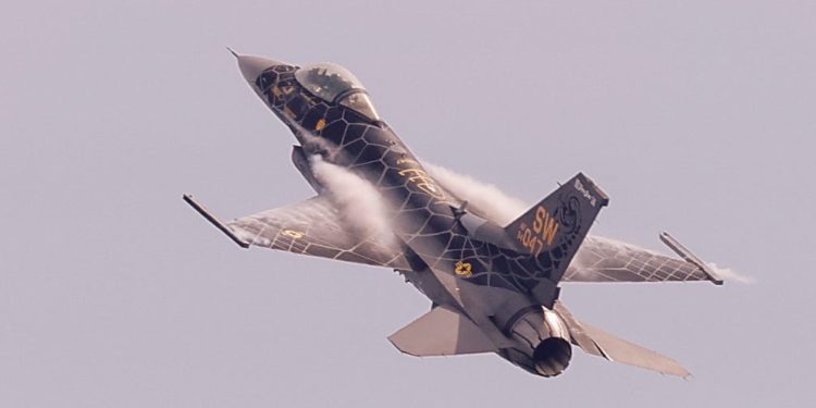 The US Air Force is testing a self-flying F-16 fighter jet — and is ...