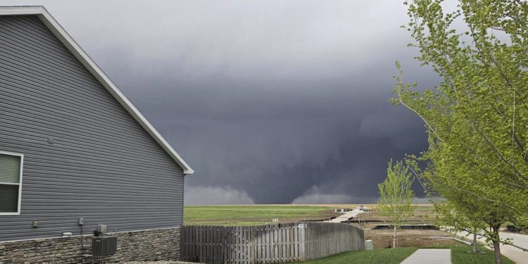 Tornadoes Hit Nebraska As Severe Storms Tear Across Midwest – DNyuz