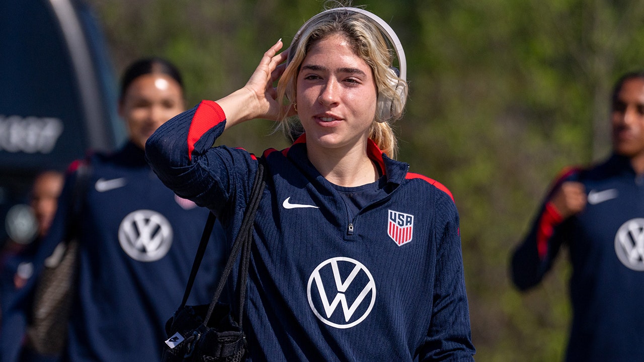 USWNT’s Korbin Albert hears boos during SheBelieves Cup match after