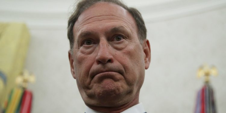 Alito Says The Supreme Courts Fake Ethics Code Allows Him To Be Unethical Dnyuz