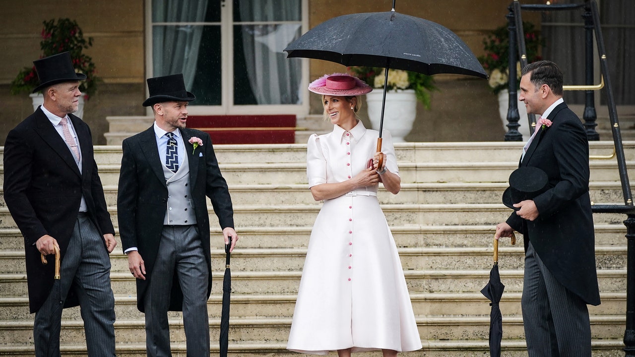 Princess Beatrice Princess Eugenie And Zara Tindall Stand In For Kate Middleton At A Garden