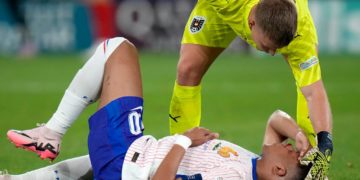 France’s Kylian Mbappé Suffers Broken Nose, Needs Protective Mask to ...
