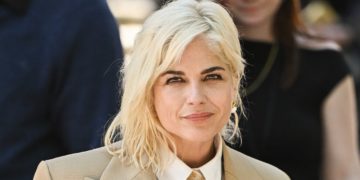 Cast Selma Blair in The White Lotus You Cowards – DNyuz