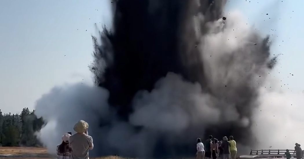 Hydrothermal Explosion at Yellowstone Sends Tourists Racing for Safety ...