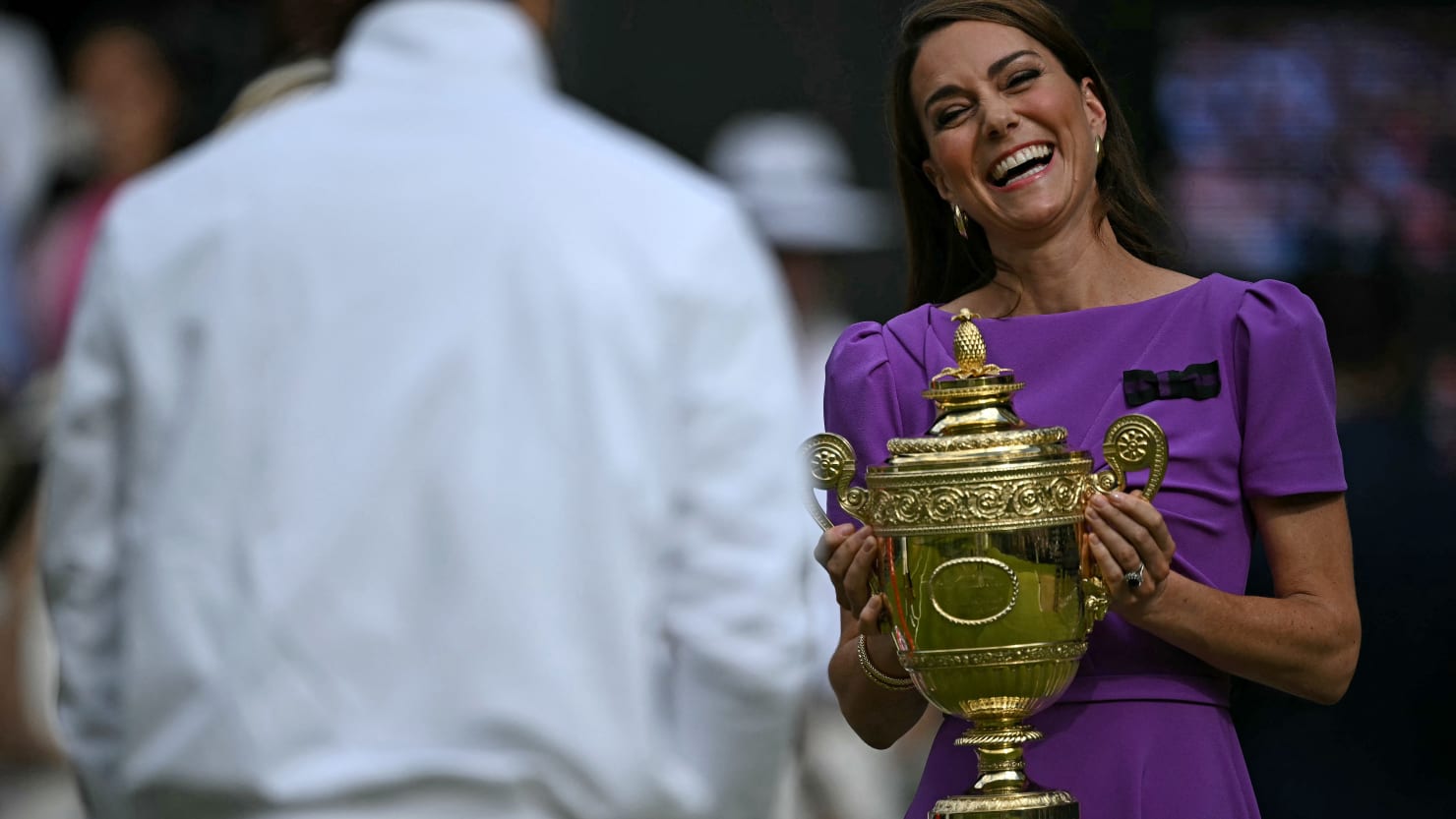 Kate Middleton Hands Out Trophies at Wimbledon in Joyous Comeback DNyuz