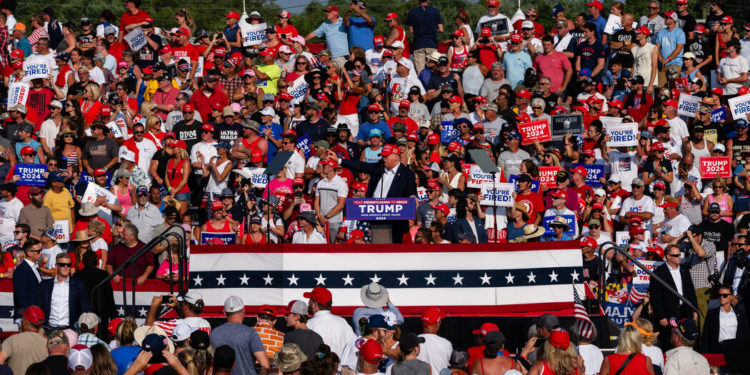 Photographer Who Captured Trump Rally Shooting: ‘I Just Kept Doing My ...