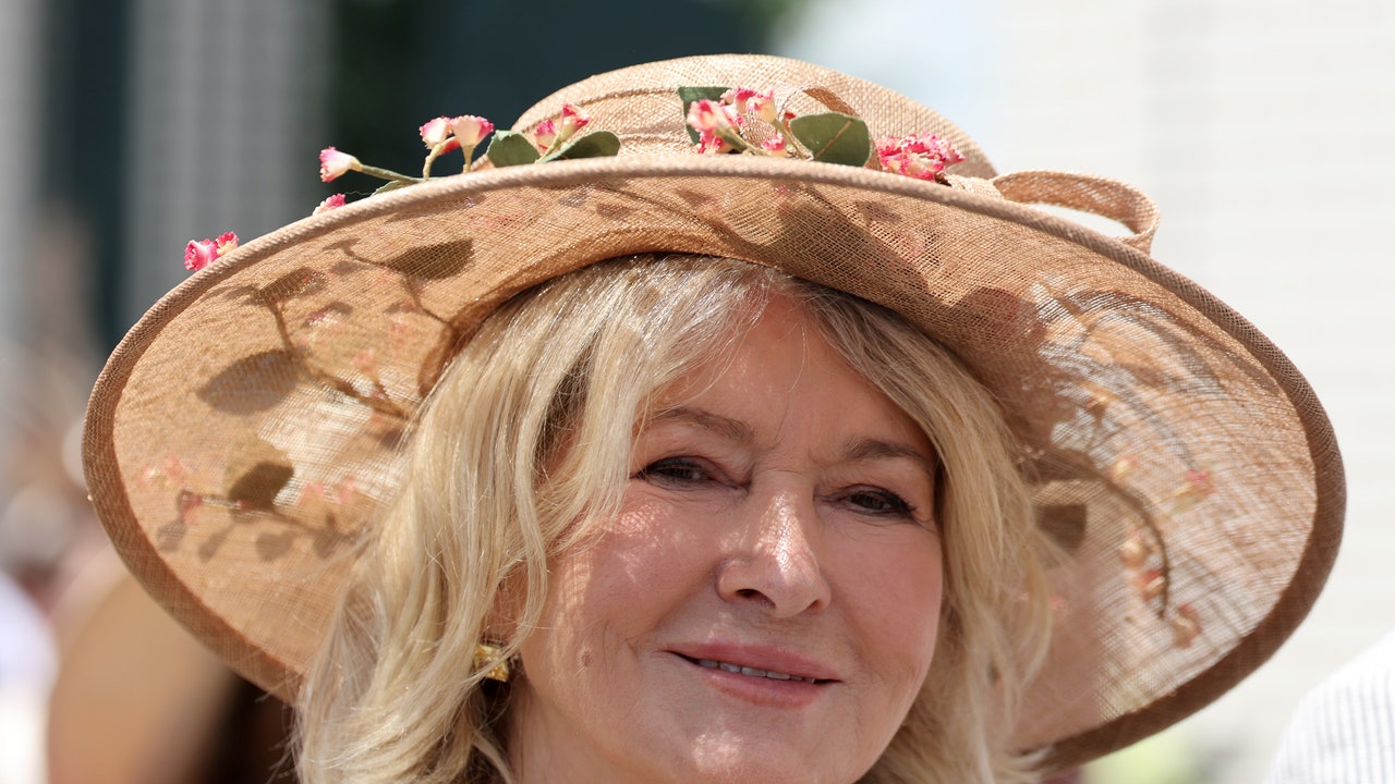 Martha Stewart Celebrates 83rd Birthday With Snoop Dogg at Paris