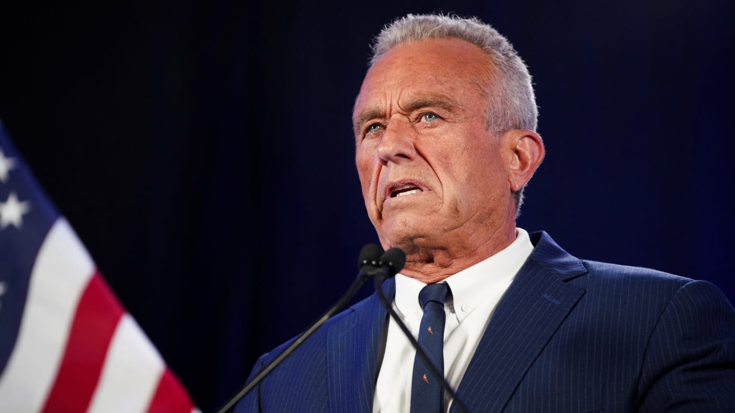 RFK Jr. Suspends Failing Campaign to Throw His Support to Donald Trump ...