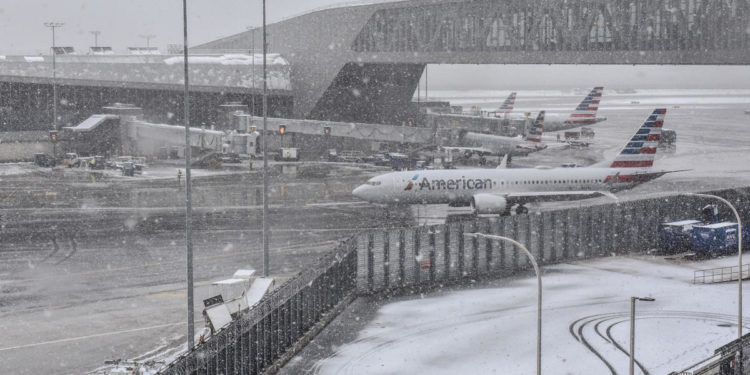 Airlines cancel flights and Houston airports close ahead of storm – DNyuz