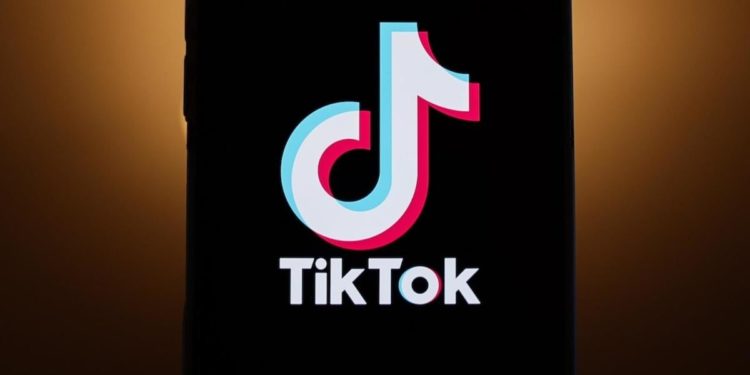 TIKTOK TO SHUT DOWN IN U.S. BY JAN. 19 — one day before Hitler-praising felon Donald Trump takes over — unless clueless court removes threat against the ultra-popular app and free speech 🚨