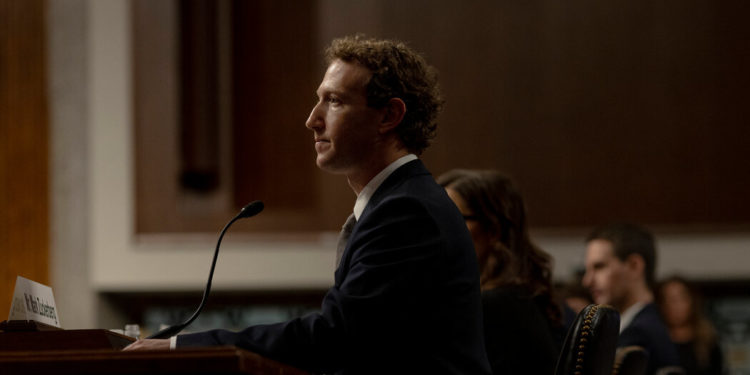 JUST A REMINDER TO QUIT FACEBOOK AND INSTAGRAM after Mark Zuckerberg’s disgusting support for Hitler-praising felon Donald Trump… 🤮