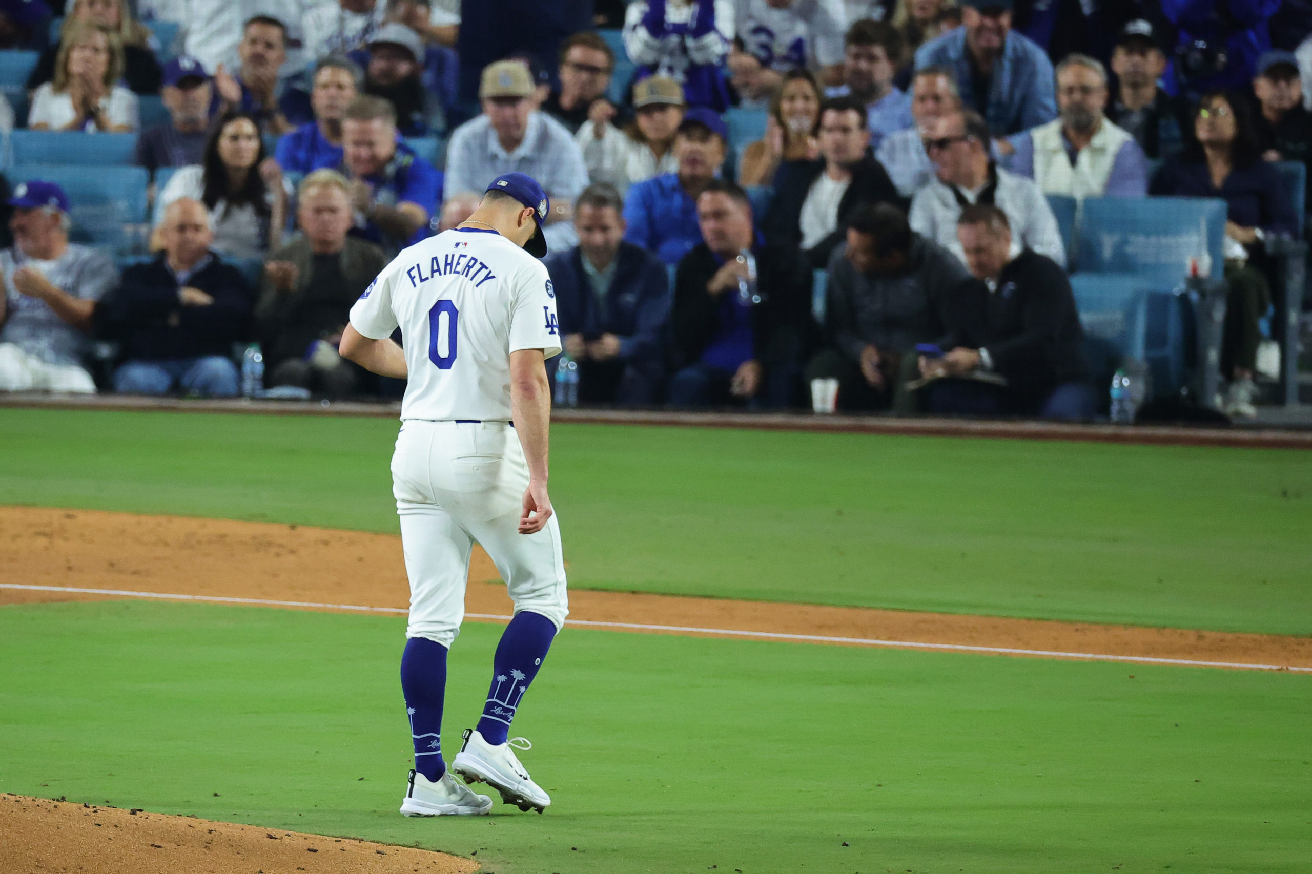 The Sports Report: Dodgers' Shocking Defeat! Nl West Lead Hanging By A Thread - h05y8mo