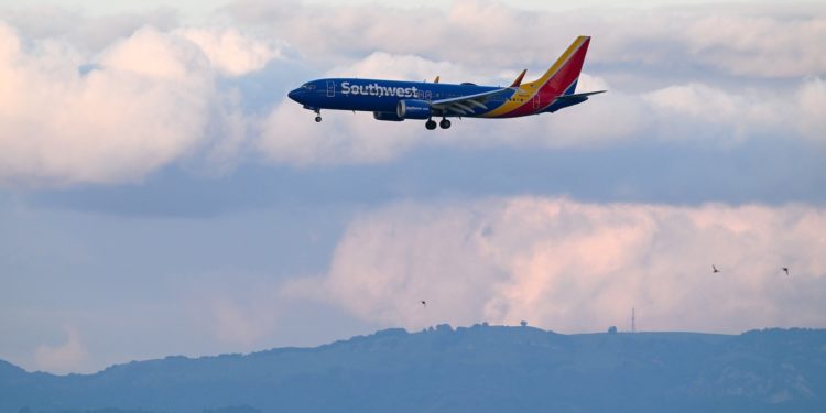 Southwest Airlines slashing 15 of corporate workforce DNyuz