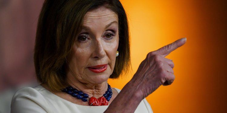 Nancy Pelosi Takes Aim at Chuck Schumer After Shutdown Surrender – DNyuz