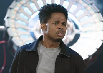 ‘Power Rangers’ Alum Responds To Writer Who Called Black & Yellow Rangers Casting “A Mistake”