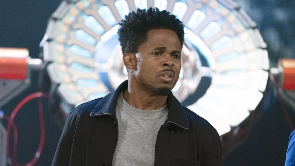 ‘Power Rangers’ Alum Responds To Writer Who Called Black & Yellow Rangers Casting “A Mistake”