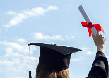 10-Year-Old Girl to Graduate College: ‘I Just Enjoy Learning’