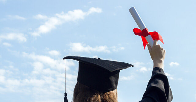 10-Year-Old Girl to Graduate College: ‘I Just Enjoy Learning’