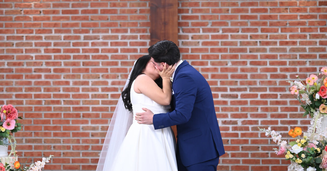 With a Long-Awaited Kiss, ‘the Crowd Went Crazy’