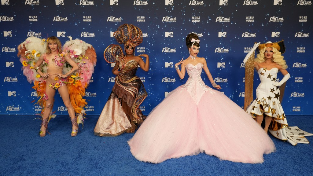 ‘RuPaul’s Drag Race’ Crowns Season 17 Winner & Honors Liza Minnelli