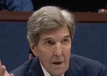 Kerry: He Wasn’t in ‘Some Alternative World’ — Pope Francis Understood Climate Crisis