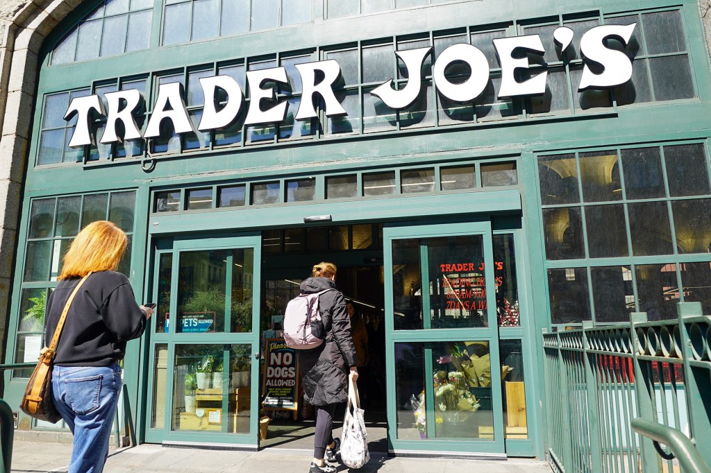 Outside view of the Trader Joe's.
