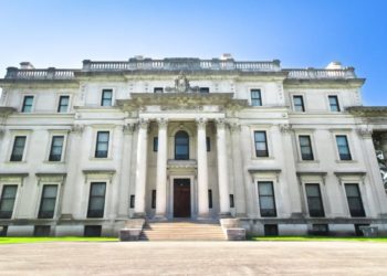 Take a look inside a historic 54-room Gilded Age mansion that belonged to one of America’s richest families