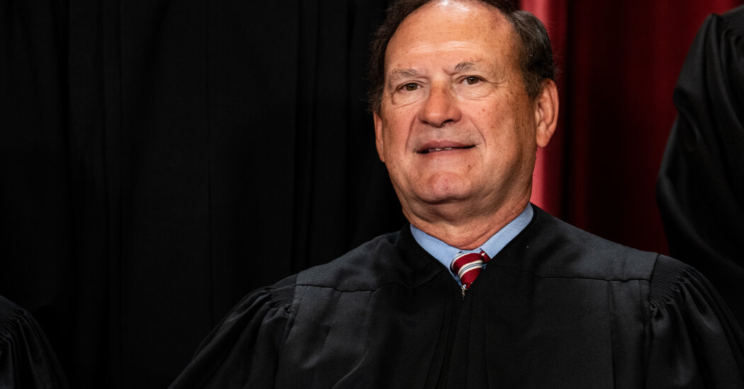 Alito Releases Dissent in Supreme Court Decision Blocking Deportations