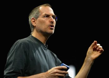 Apple’s Steve Jobs dealt with the 2008 financial crisis not by layoffs or slimming spending but by investing his way through the downturn—and it paid off