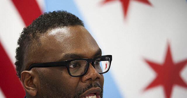 Chicago: 15 People Shot, 2 Fatally, Friday into Sunday Morning