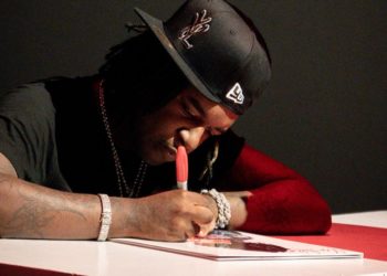 Closer Look: Ken Carson’s Vinyl Signing