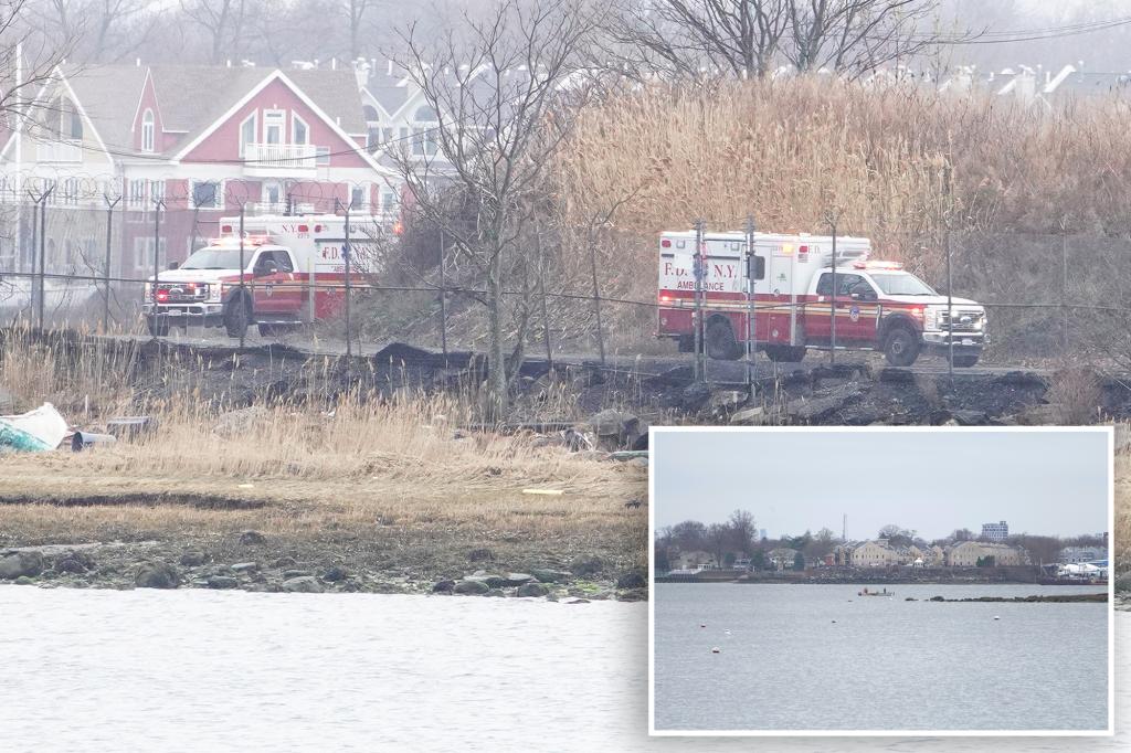 College rowers rushed to the hospital after boat suddenly capsizes in Long Island Sound