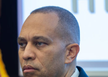 House Democrats Jump Ship as Hakeem Jeffries Hits Choppy Waters