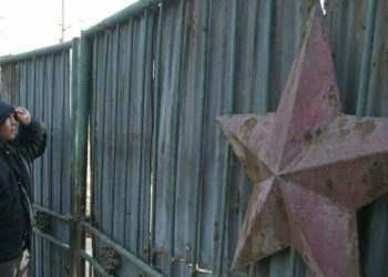 Hundreds of Chinese Workers Protest as Factories Shut Down Due to Trump Tariffs