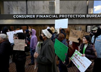 It’s time to worry about overdraft fees. These 5 banks rolled them back.