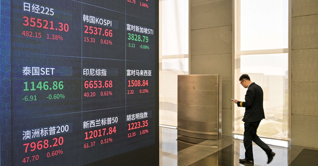 Markets Rise on Hints of Easing Trade Tensions