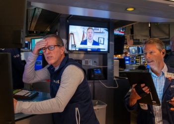 Netflix Rare Media Gainer As Markets Swoon Amid Trump Tariffs, Fed Bashing