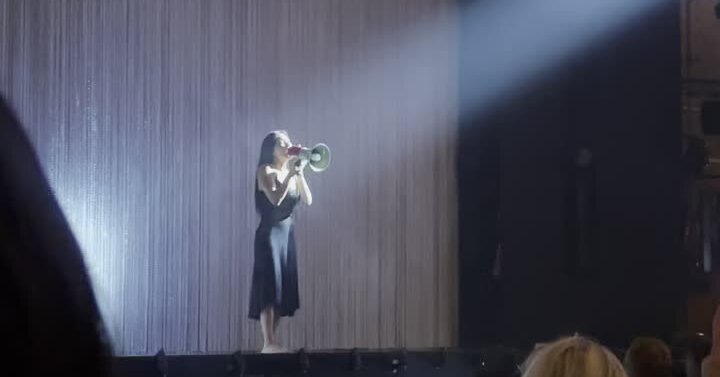 No Power? No Problem. Nicole Scherzinger Sings With Bullhorn on Broadway.