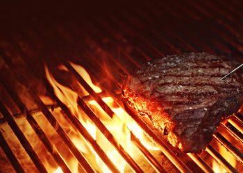 This Iconic Steakhouse Just Replaced Olive Garden As America’s Top Casual Restaurant Chain