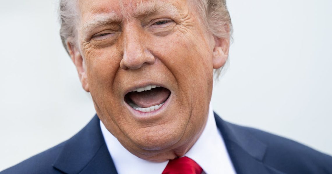 Trump Is Privately Freaking Out About the Ukraine War