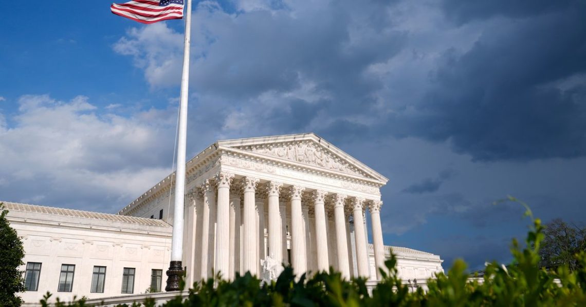 US Supreme Court resolves pay fight in favor of federal workers who also are military reservists