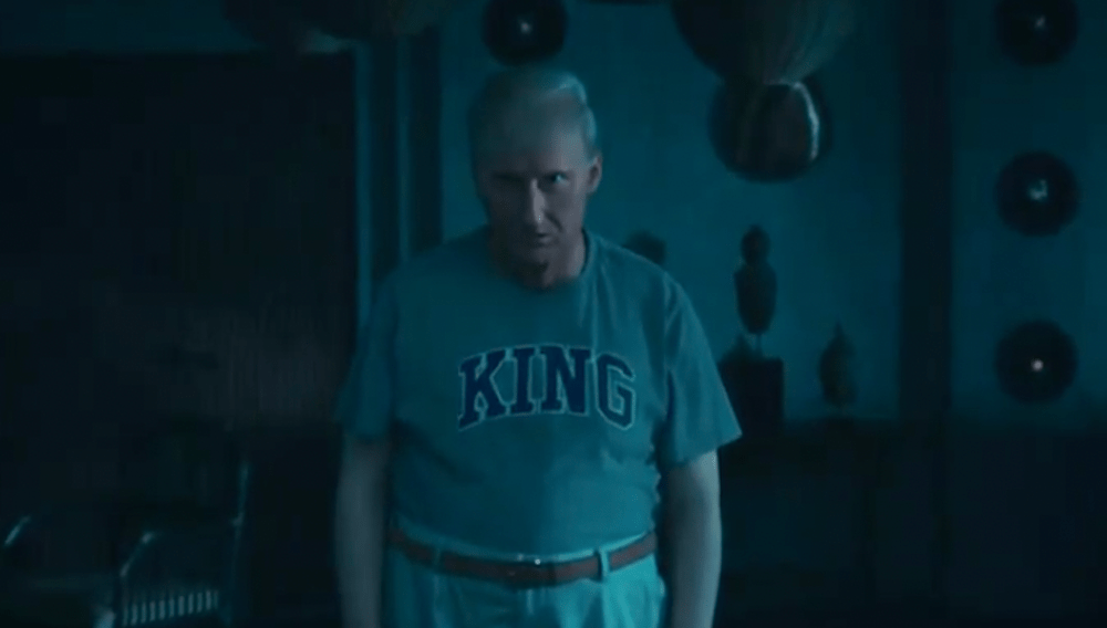 ‘SNL’ Spoofs ‘The White Lotus’ With Trump Panicking Over Tariffs, Featuring Scarlett Johansson: “The White POTUS”