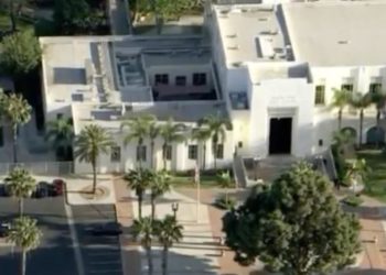 1 student killed, 2 wounded in stabbing outside Southern California high school