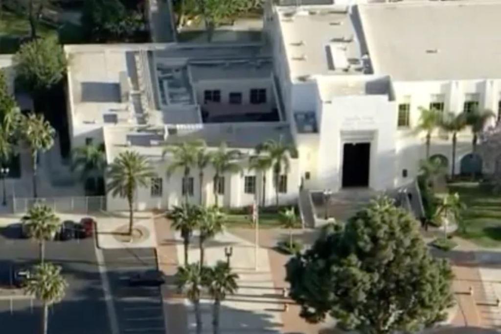 1 student killed, 2 wounded in stabbing outside Southern California high school
