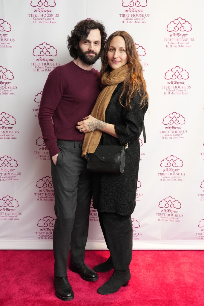 Penn Badgley and Domino Kirke in 2023. 