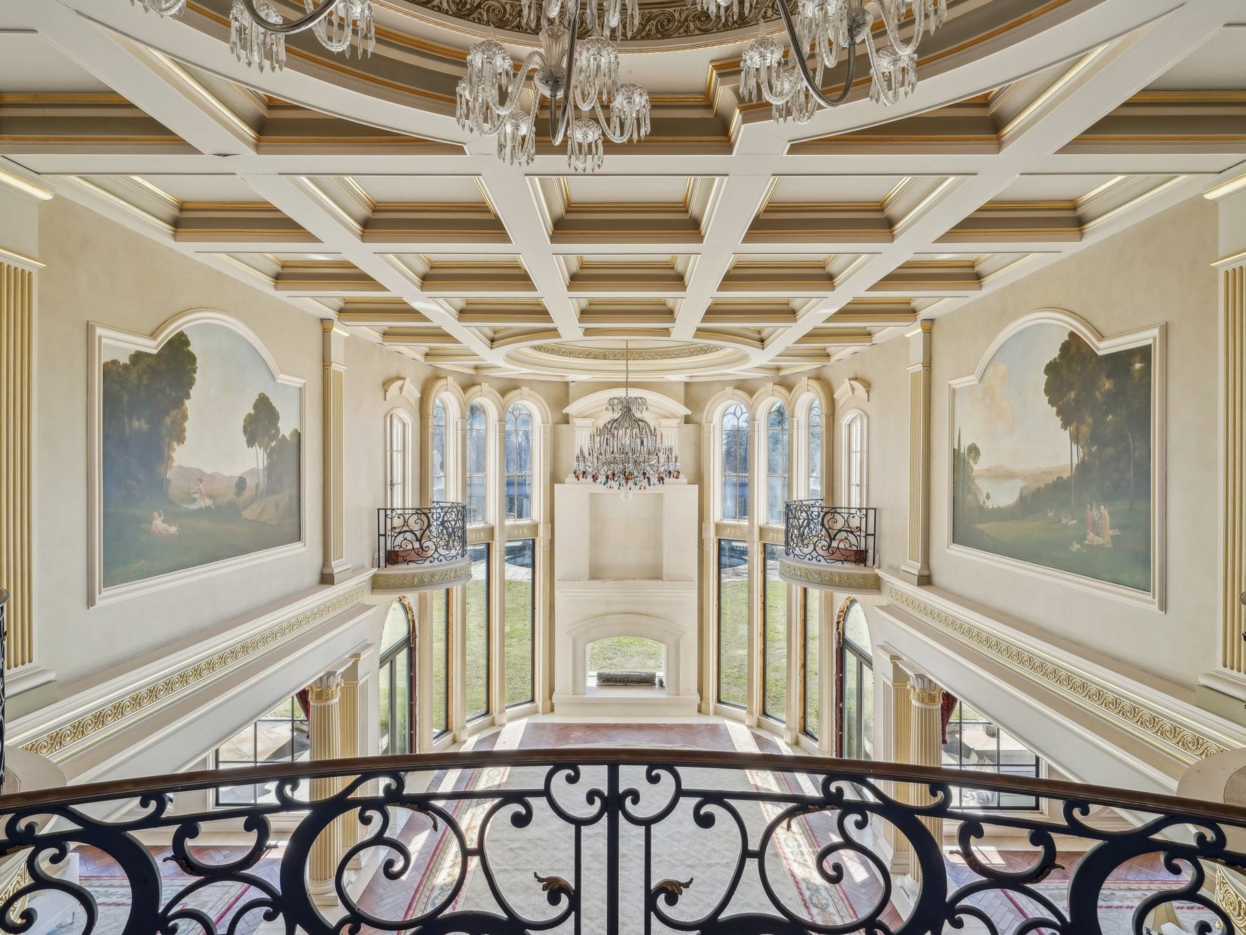 another large balcony 7 montagel way